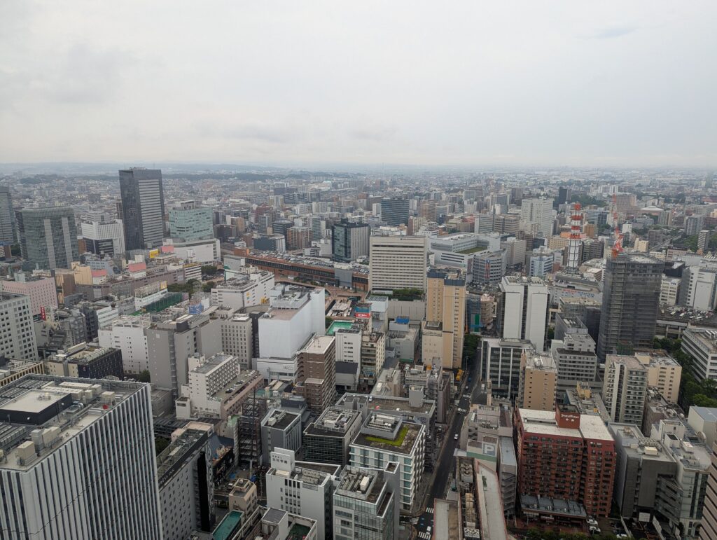 ウェスティンホテル仙台のエグゼクティブクラブラウンジから望む仙台市街のパノラマライン