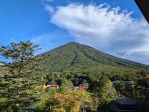 ザ・リッツ・カールトン日光の客室から望む、雄大な男体山と緑豊かな奥日光の山並み