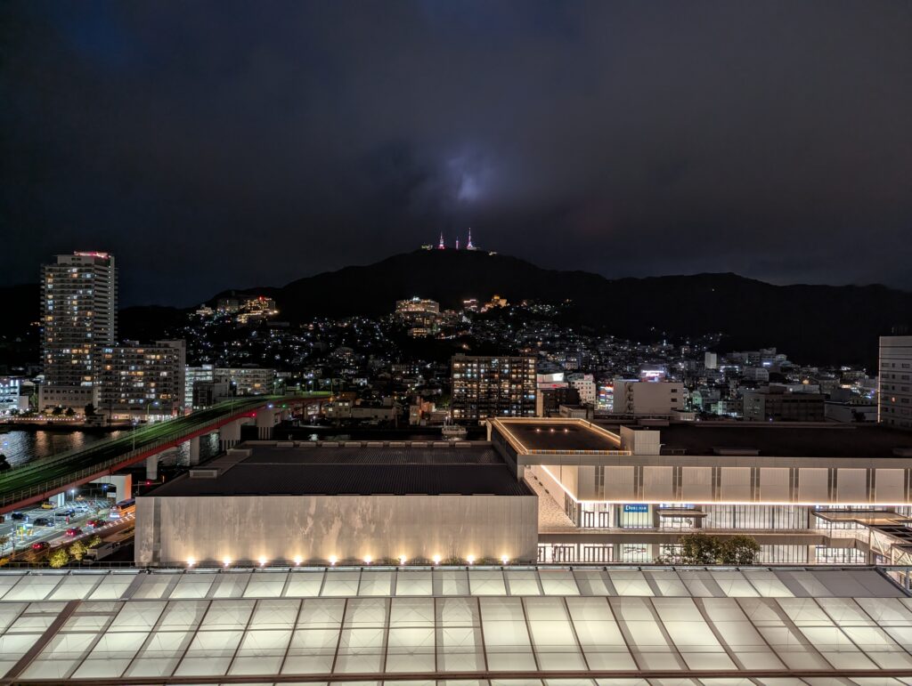長崎マリオットホテルから望む稲佐山と長崎市街地の美しい夜景